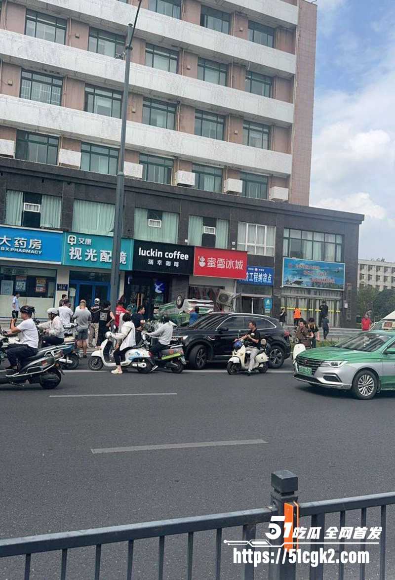 河南郑州车祸现场视频曝光 3 拷贝