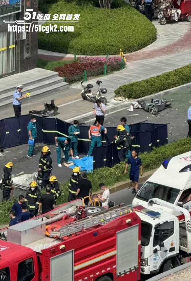 河南郑州车祸现场视频曝光 1 拷贝