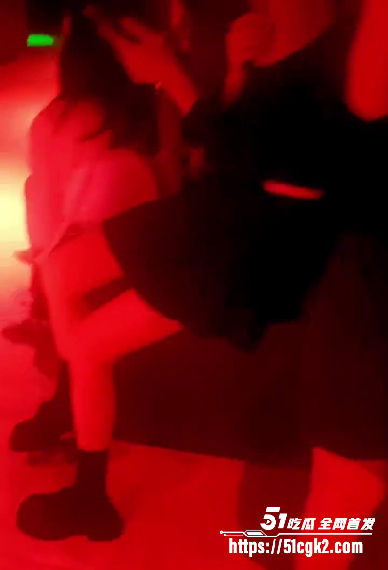中国最棒的夜生活娱乐场所砂舞舞视频曝光2拷贝