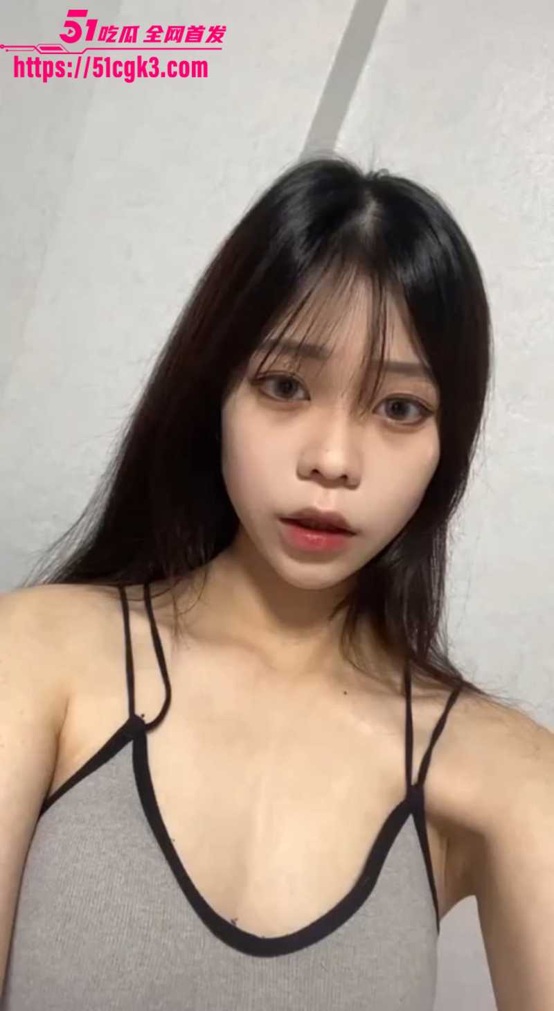 极品学生妹 陈思雅 在校下海做福利姬 大量不雅视频流出 大眼萌妹洗澡自慰 娇嫩酮体无比诱人！