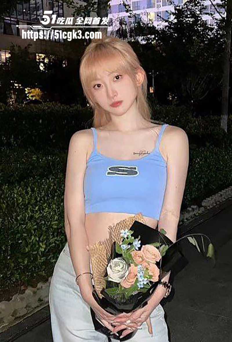 抖音600万粉丝大网红狗子与我女主张悦不雅视频流出4拷贝