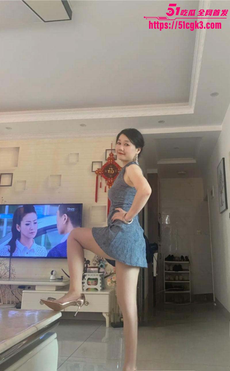 乱伦大神 妈妈的味道 饭后梅开二度 再次内射排卵期干妈 大力猛操肉棒都被干红肿！