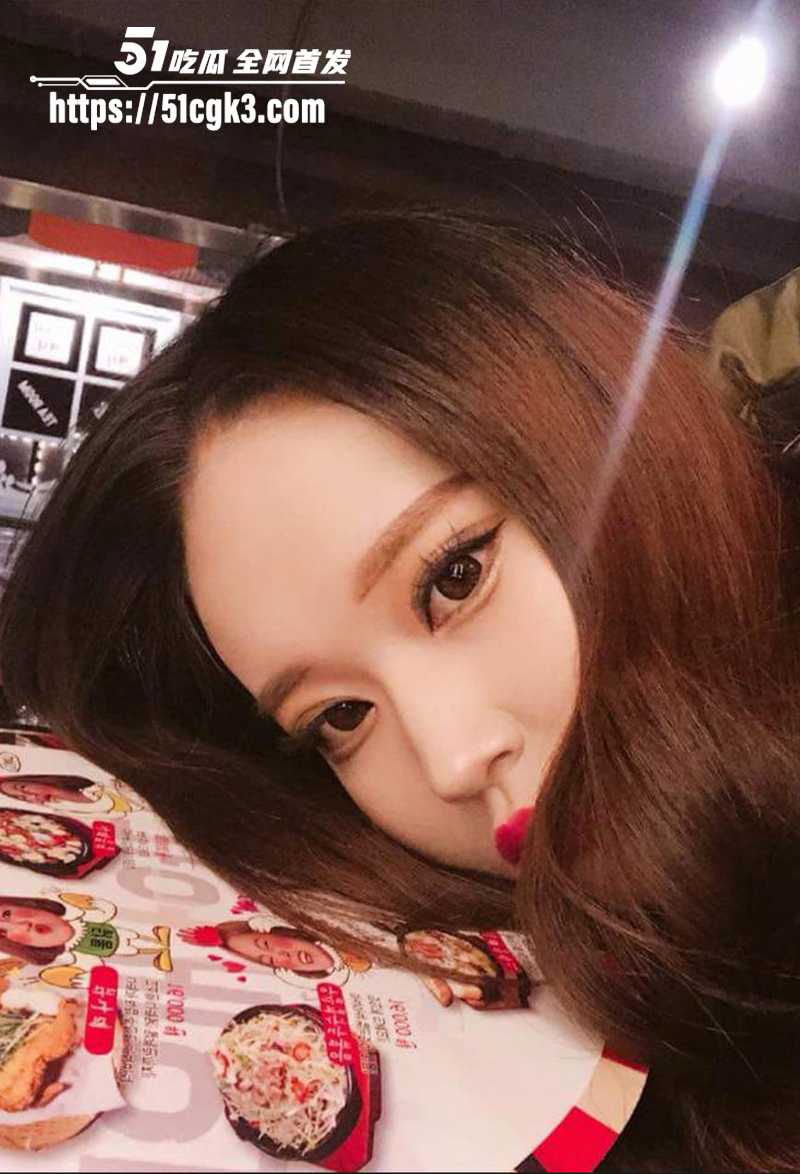 韩国神颜美女调教私拍流出 4 拷贝