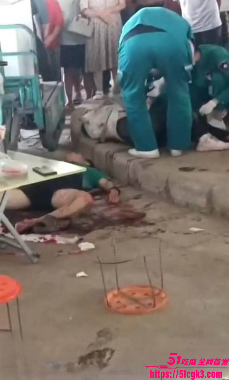 郑州中牟广惠街摊贩抢位血腥互殴 2