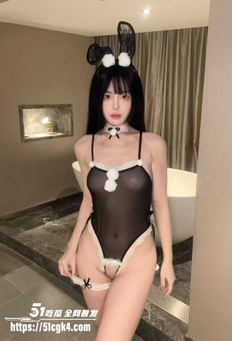 极品女神 香草姐姐 大尺度私密福利曝光 黑丝情趣装热舞 假屌自慰淫荡刺激！