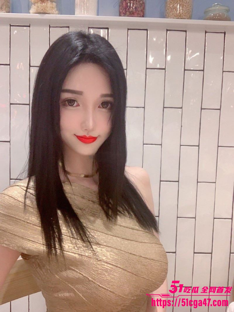 抖音巨乳肥臀顾灵曦新作车内口交后入大奶自慰 5