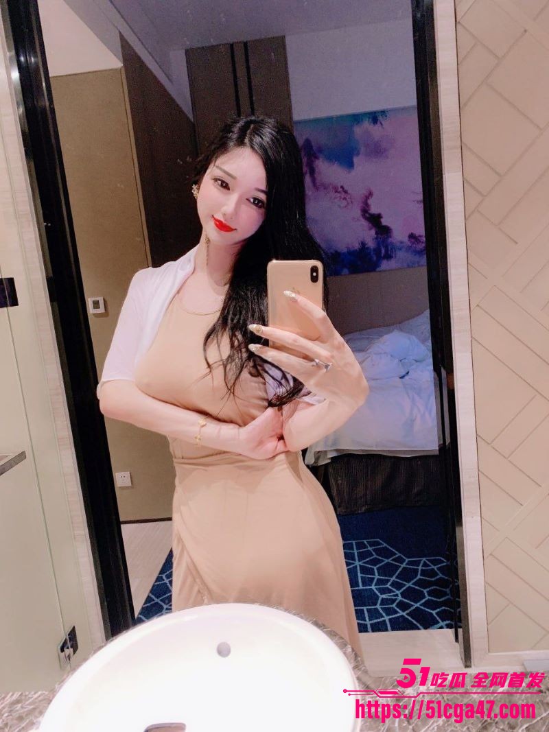 抖音巨乳肥臀顾灵曦新作车内口交后入大奶自慰 7