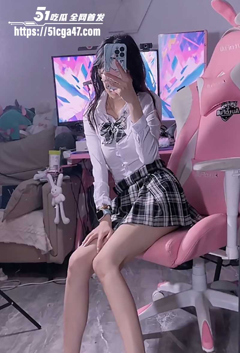 萝莉晗小宅不雅视频曝光  5 拷贝