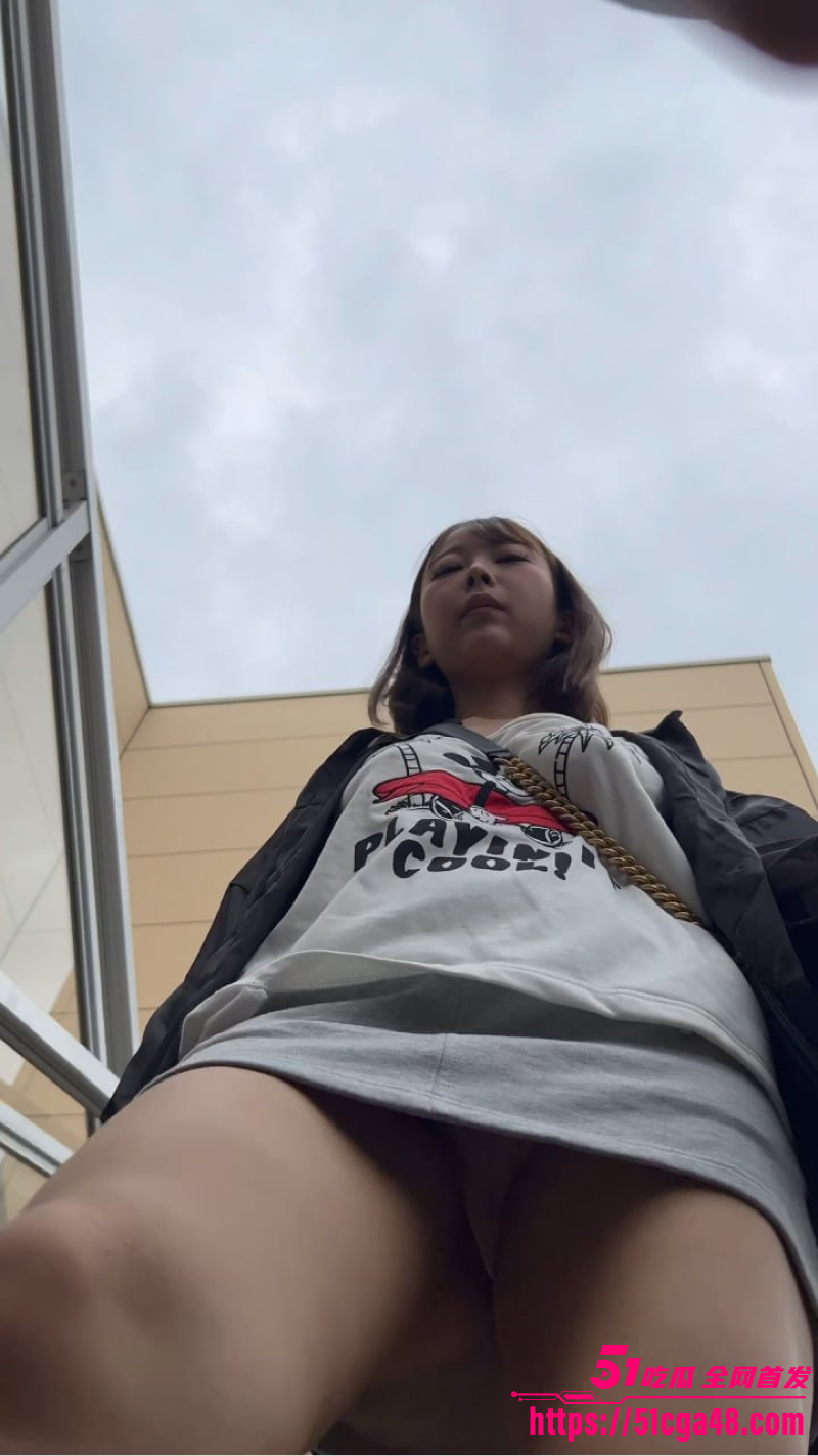 日本御姐网黄 buivv 电车露出自慰 骚穴被陌生人扣到喷水 尺度炸裂异常淫荡！