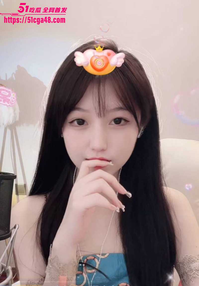 抖音百万粉丝网红 天降之雯 最新视频流出 骚母狗被全面开发彻底放飞自我 清纯外表下隐藏一颗淫荡的心！