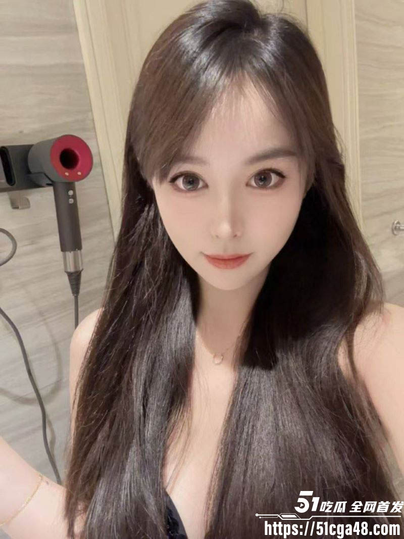 推特良家杀手 我的枪好长 新作 19岁楚楚小姐姐被群P狂操 臀部高翘骑乘榨精 娇喘不断！