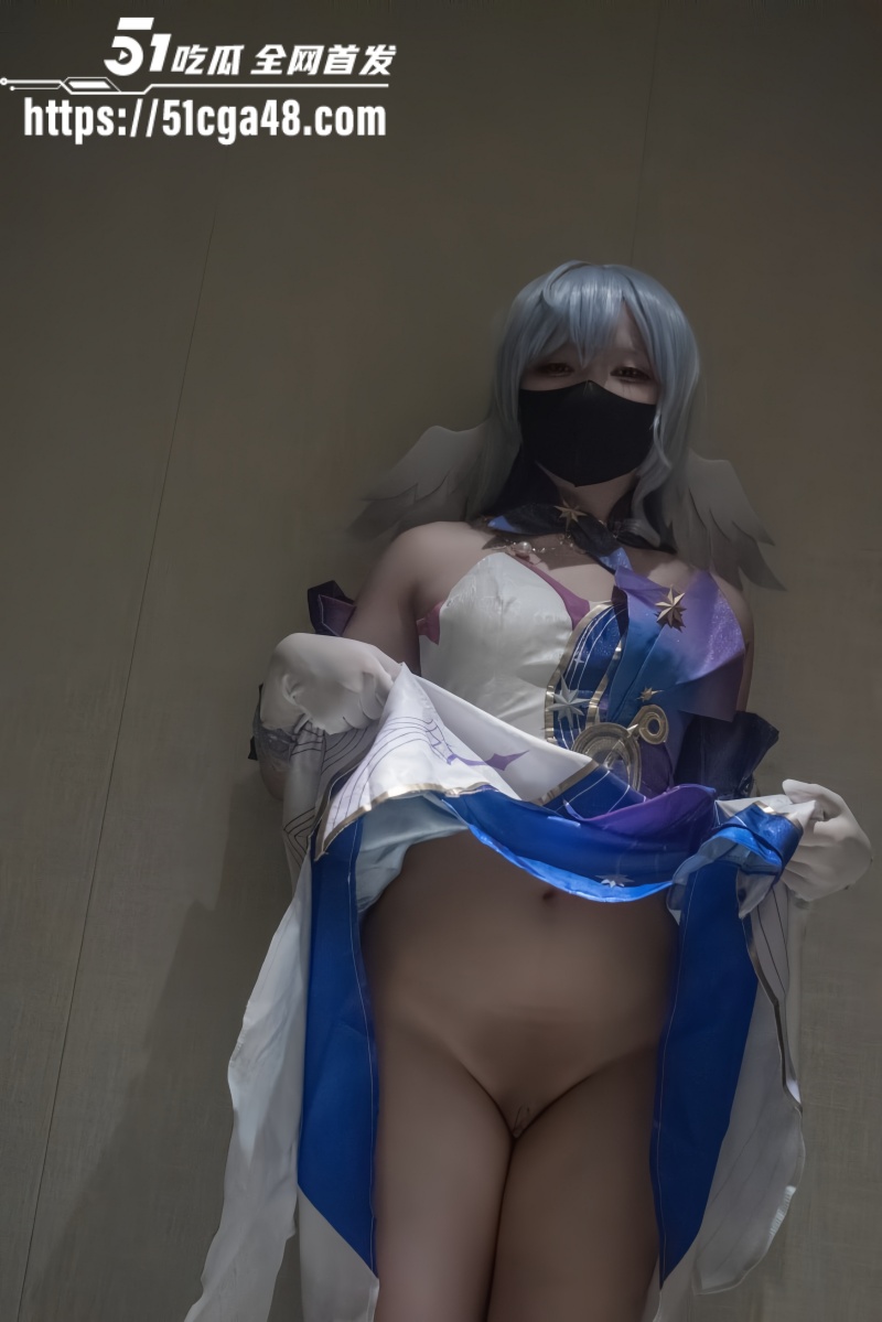 极品福利姬 少女印画 Cos知更鸟掰穴自慰 道具抽插白虎嫩穴 淫水流个不停 实在令人欲罢不能！