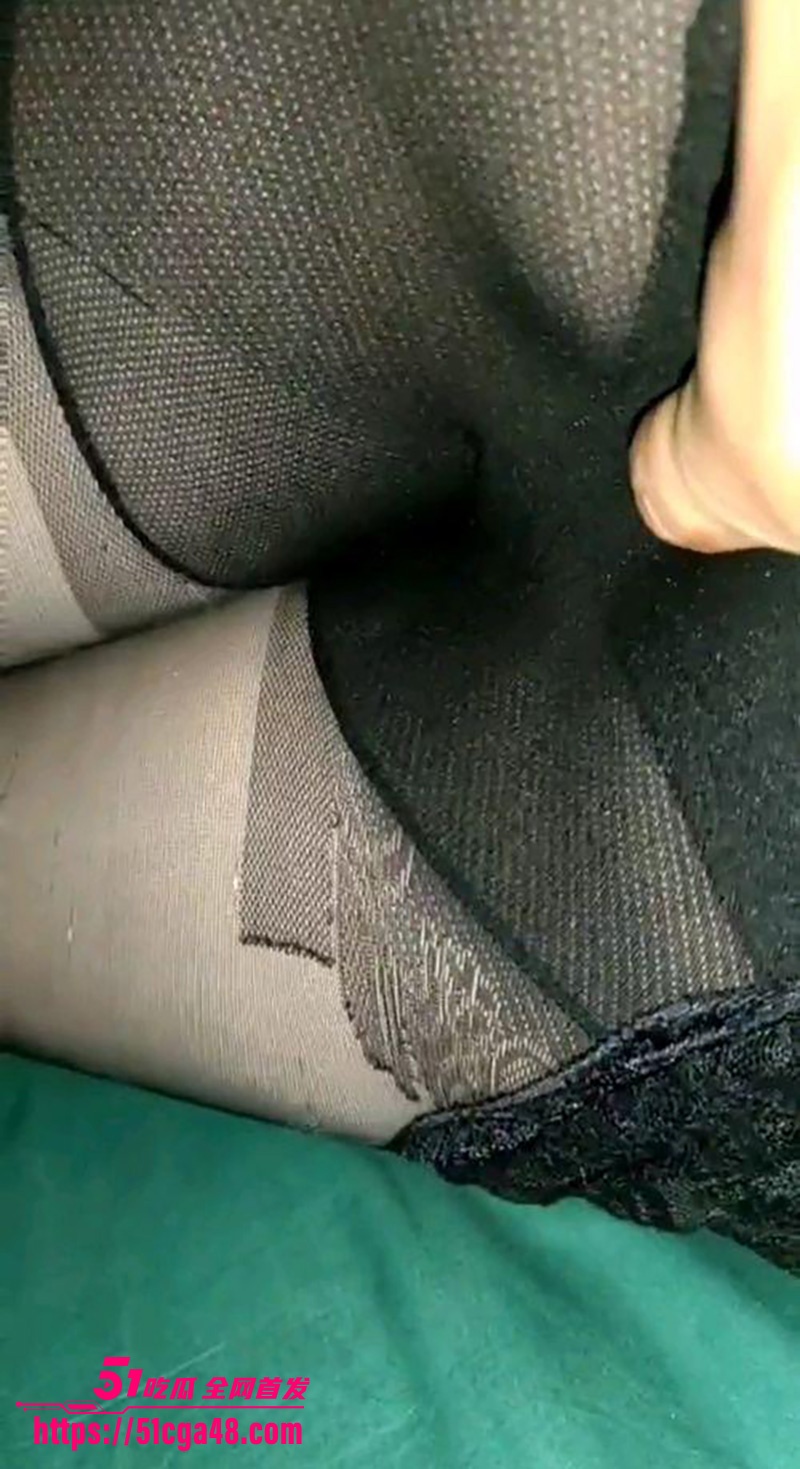 海角乱伦大神 我的妈妈是脚模4