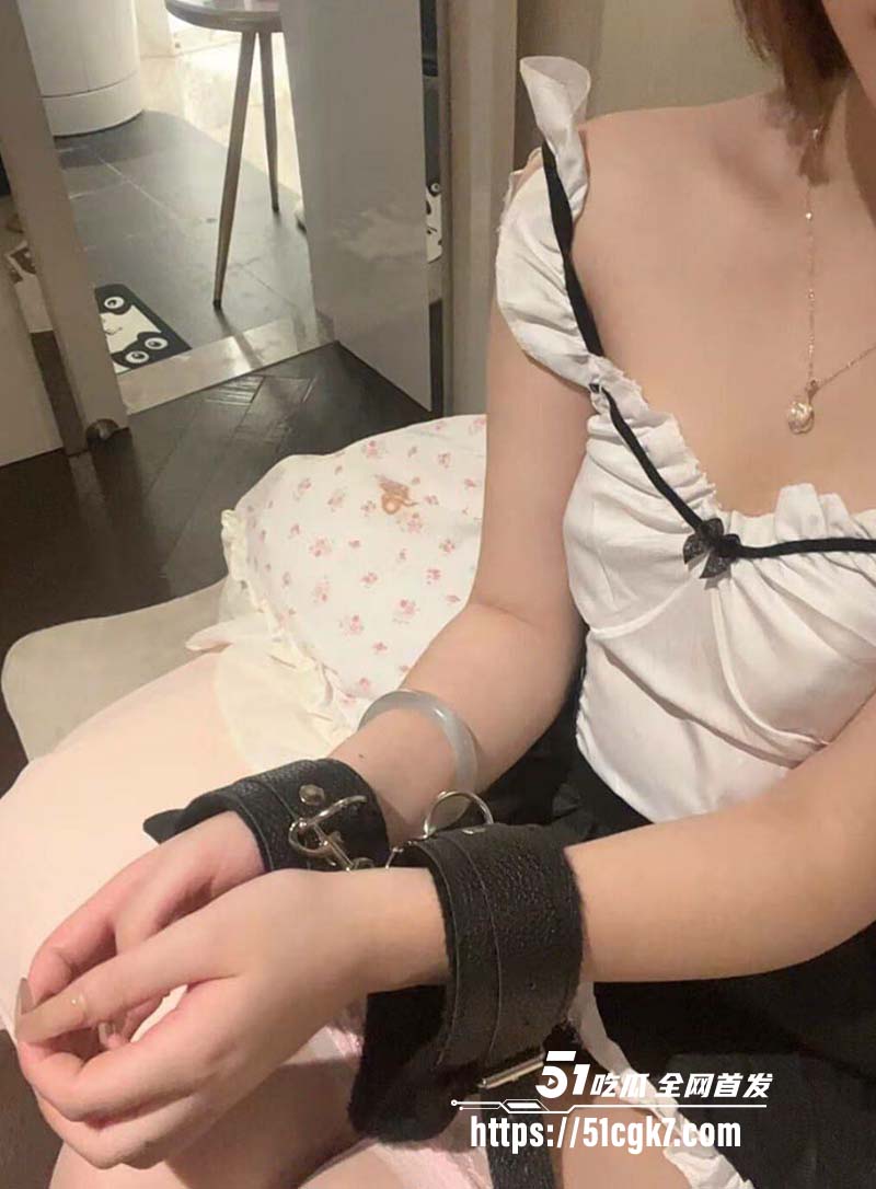 高颜值极品嫩妹酒店泄密6