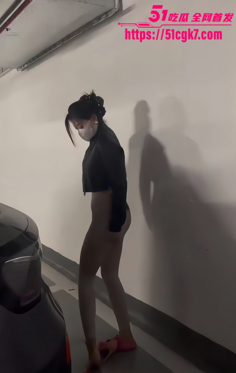 绿母NTR极致反差 骚母狗妈妈淫态撩人 浪逼被狂操喷汁 高潮浪叫鸡巴硬到炸 欲火焚身爽翻天！