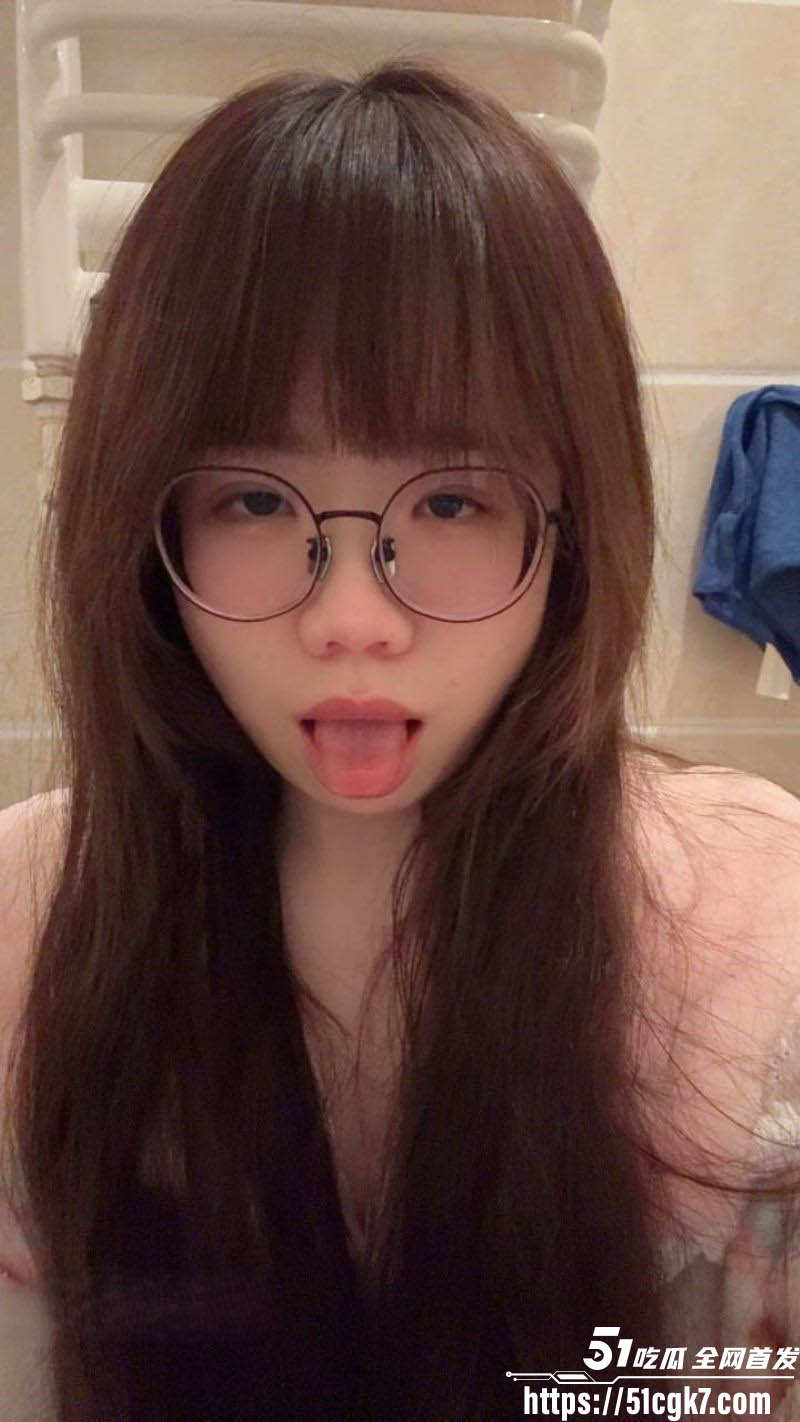 女大学生小晚付费福利视频泄露 2