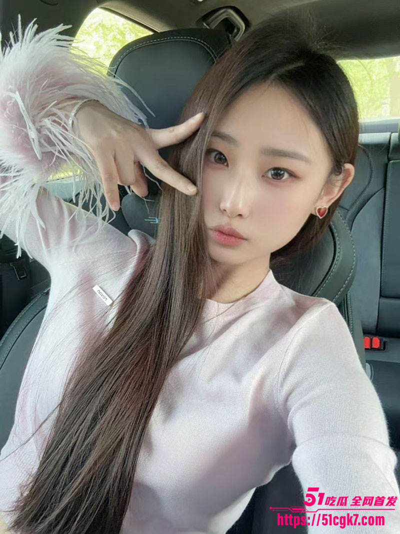 天津舞蹈老师 徐紫璇 骗钱丑闻被瓜友曝光 露奶裸聊巨乳晃动撩人心弦！