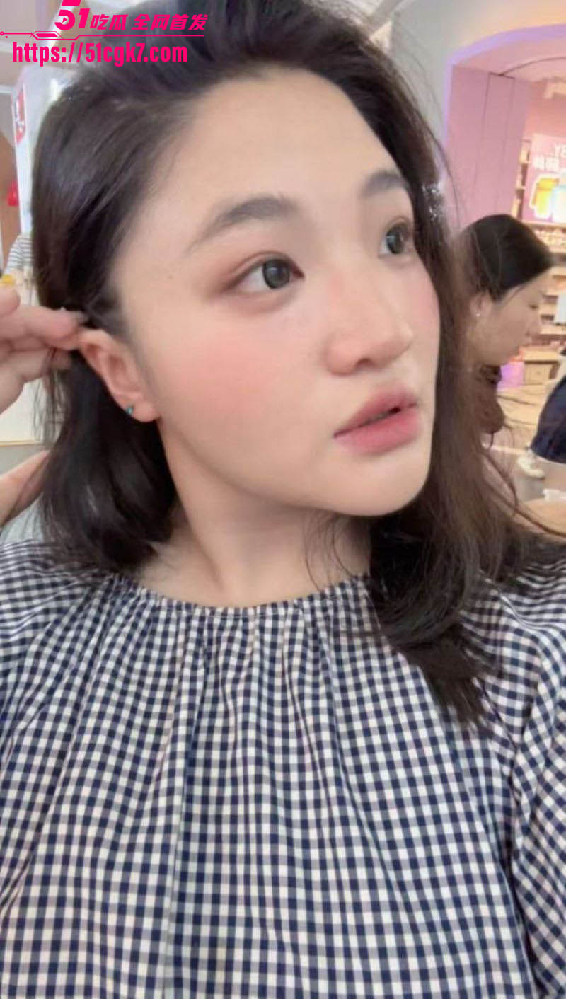 河北石家庄幼师 杨宇彤 高冷外表藏骚心 夜晚化身撩人精骚话连篇 手指揉搓骚穴 淫水流淌！