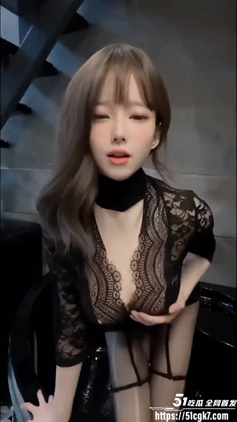 极品女大学生性爱视频合集流出 3