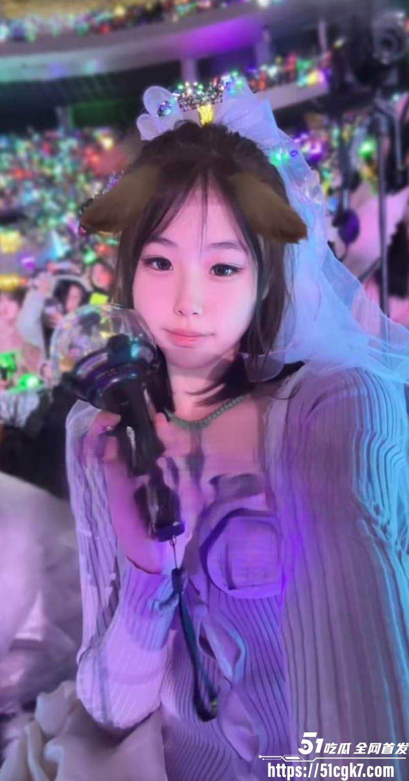 时代少年团马嘉祺女粉现场泪崩求爱为补偿竟次日激情做爱 4