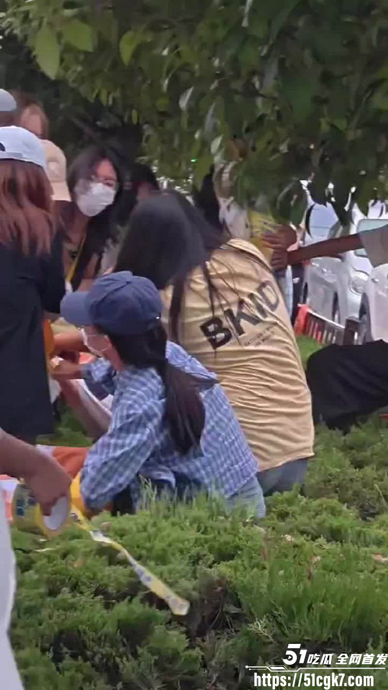 时代少年团马嘉祺女粉现场泪崩求爱为补偿竟次日激情做爱 6