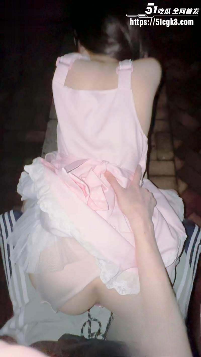 意淫自己妹妹校园石凳上与妹妹做爱08