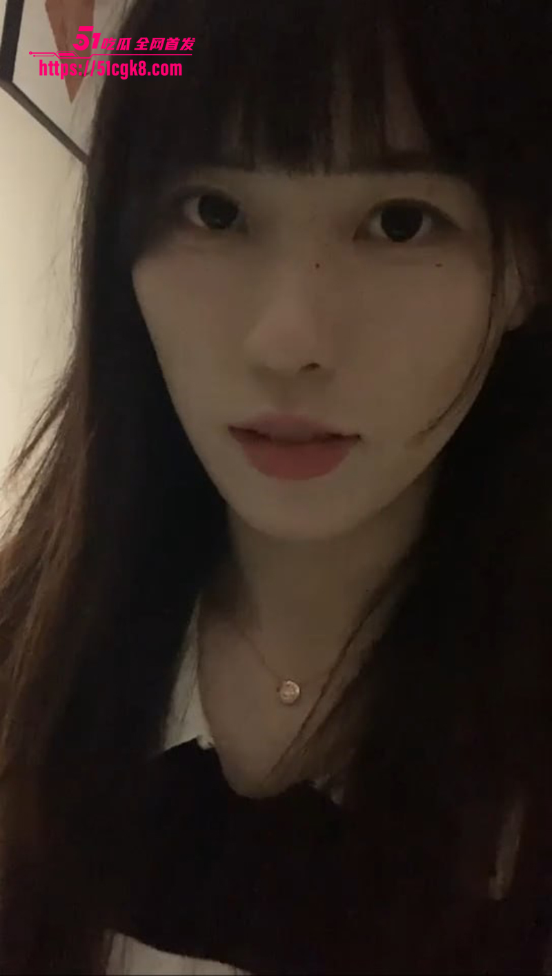 喵播反差女主播 果果 私密大尺度视频流出 全裸激情自慰大秀 让人想入非非！