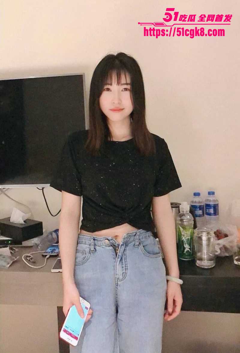 西安小学老师 李梦 不雅视频流出！清纯嫩妹玩成反差母狗 全裸沐浴露脸足交 爆操内射大玩肛交 贵在真实！
