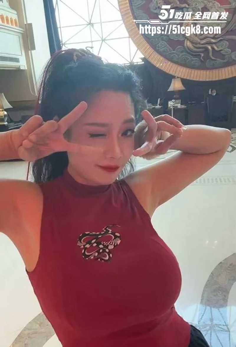 浙江电商老板娘 赵瑞 不雅视频流出！美艳人妻跟员工偷情被老公曝光 身材超辣被捧臀爆操 淫骚至极！