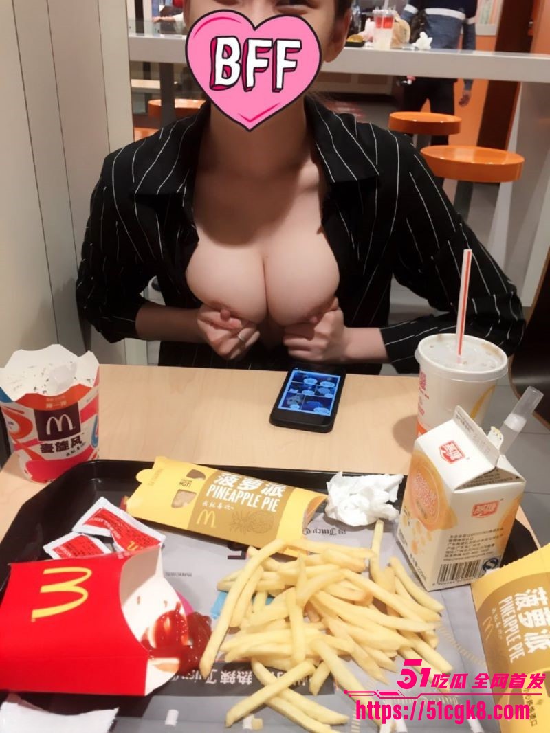 极品绿帽淫妻 宇宙的琴弦 户外露出多P合集曝光 各种场合展示大奶 被多人爆操猛干 淫水四溅！