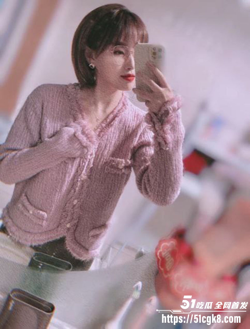 广东运营少妇 吴美欣 为签合同被领导潜规则 兔女郎深喉口交 骑乘狂野 丰乳肥臀极致淫靡！