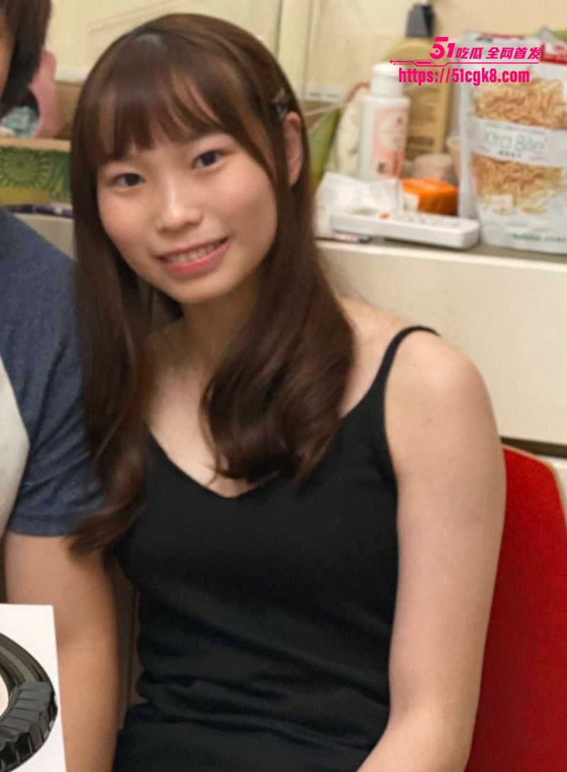19岁齐刘海清纯嫩妹 黄璟雯 私密口交做爱视频泄露 前男友爆操无套内射！