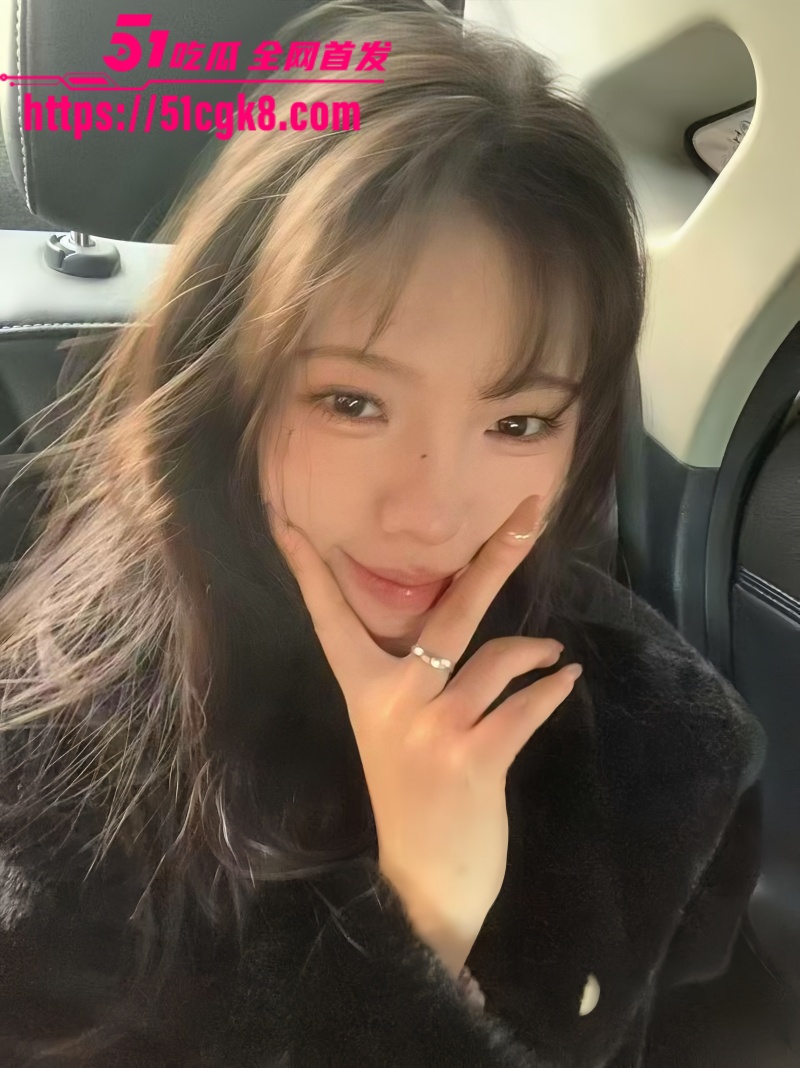 杭州清纯女大 姚小娜 与男友自拍私密视频曝光 高颜值反差 一流的口技 无套中出淫叫连连！