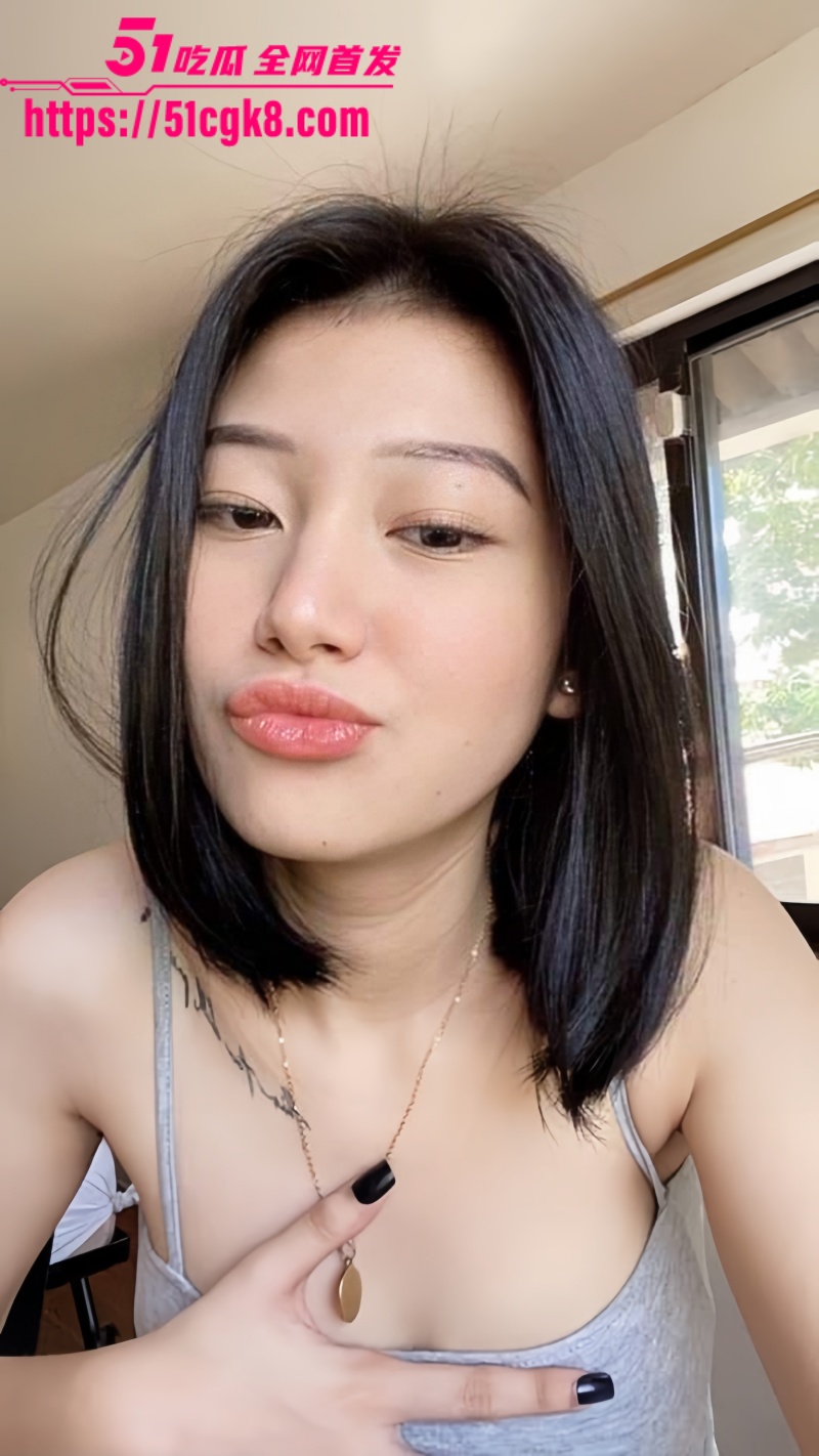 缅甸女孩分手后私密视频被男友曝光 床上口技一流 无套爆操淫叫不断！