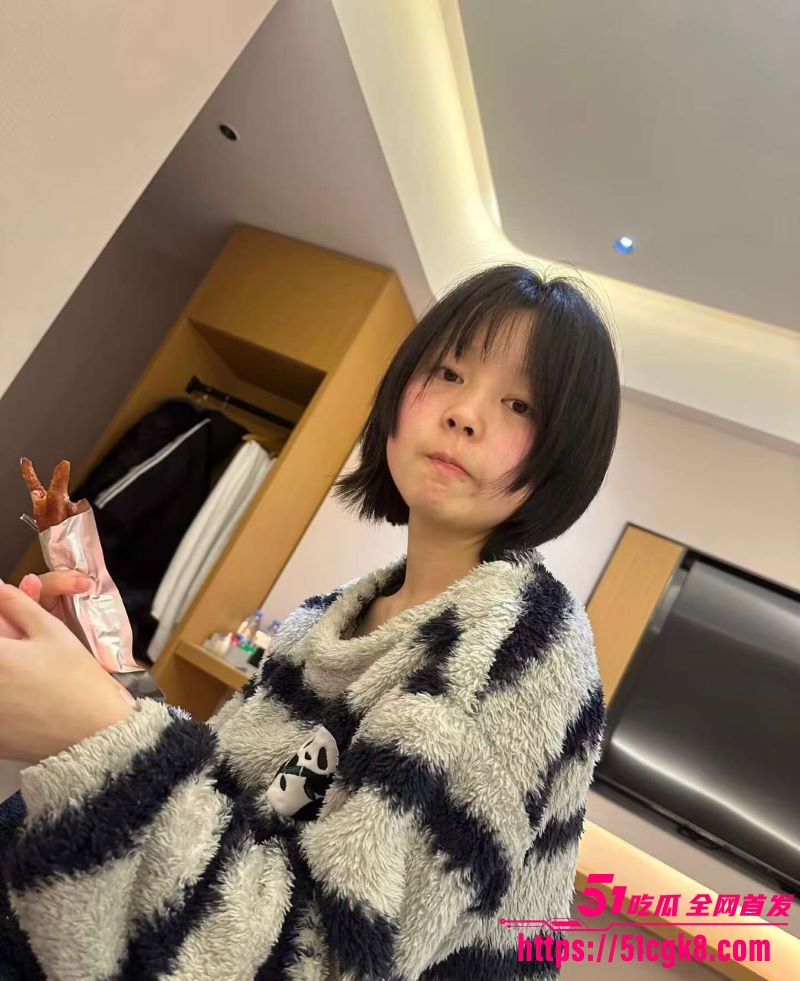 重庆文理学院物流工程 秦子倩 出轨曝光 学霸母狗自拍洗澡 露脸骑乘叫声娇媚销魂！