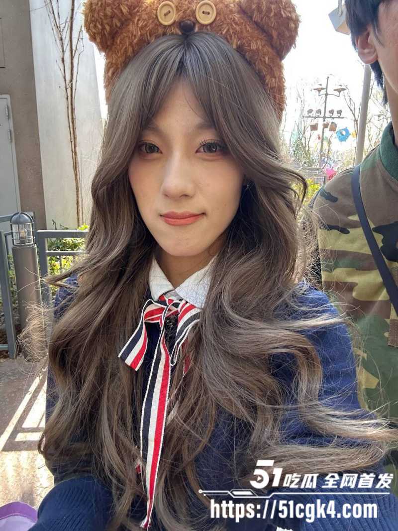 广东科技学院 李佳薇 清纯少女变淫骚母狗 私下约炮成瘾 深喉口交被射得满嘴精液 超绝口活令炮友赞不绝口！