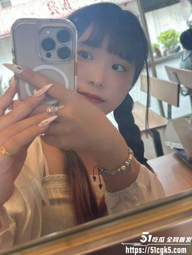 台湾亚洲大学大奶学生妹性爱视频曝光 G杯巨乳晃动 口交深喉后入狂干 淫叫连连！