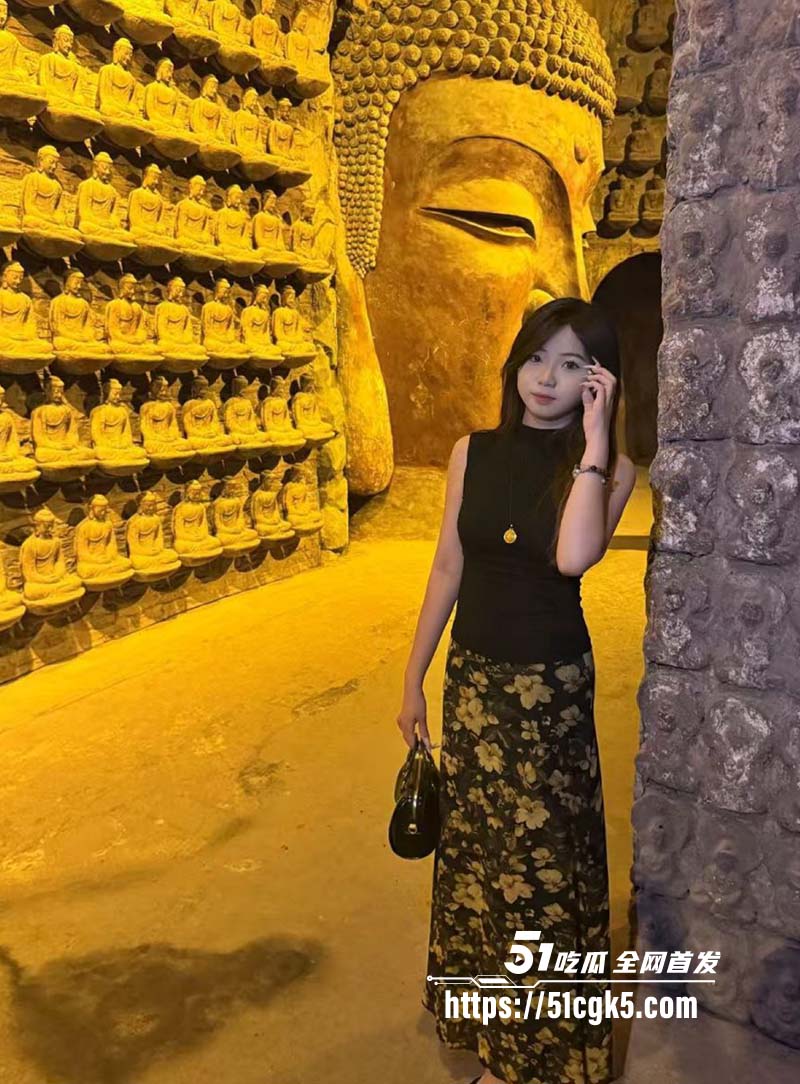 乖巧粉嫩学生妹2