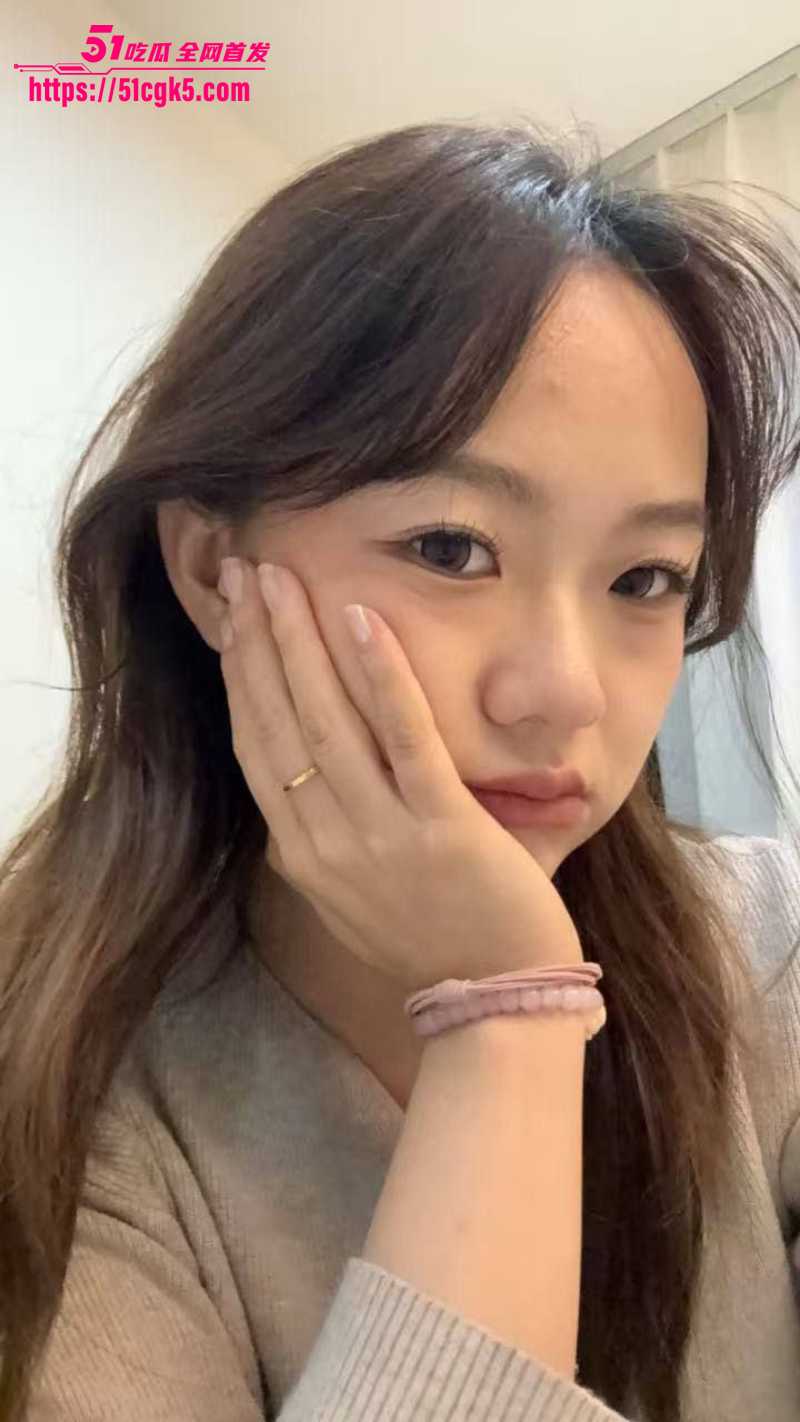 河南郑州女大学生 刘彤彤 私密做爱视频竟遭曝光 口交技术令人欲罢不能 反差感十足！