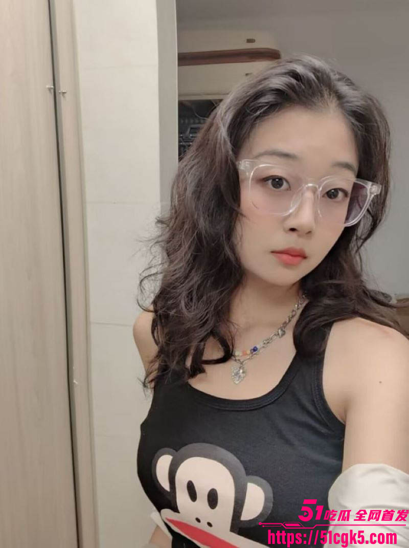 浙江宁波学生妹田润馨约炮视频流出 2