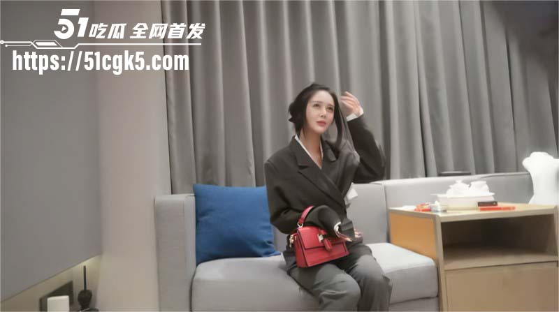 千人斩探花 约操极品花臂西装女 奈何屌不争气侧入后入都危险 暴殄天物令人惋惜！