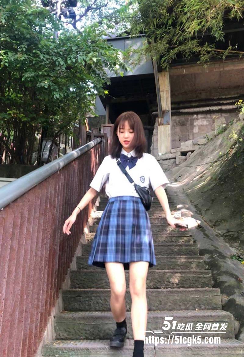 师范大学眼镜妹私拍流出4