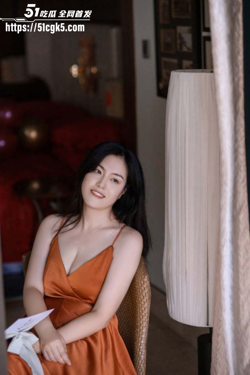 天津母狗人妻蔡璐被炮友暴操02