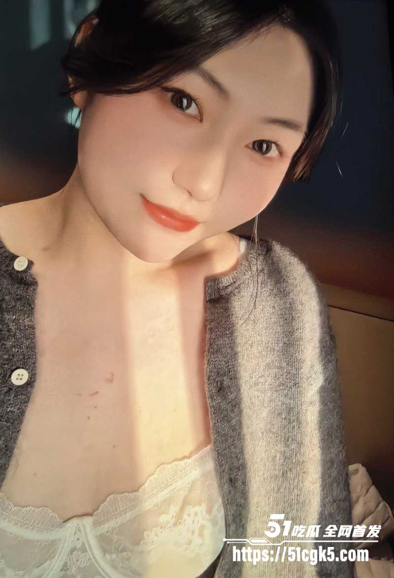 河南新乡极品少妇 出轨视频被曝 露脸口交深喉吞屌 被情夫操的淫叫不止 纯纯的骚母狗！