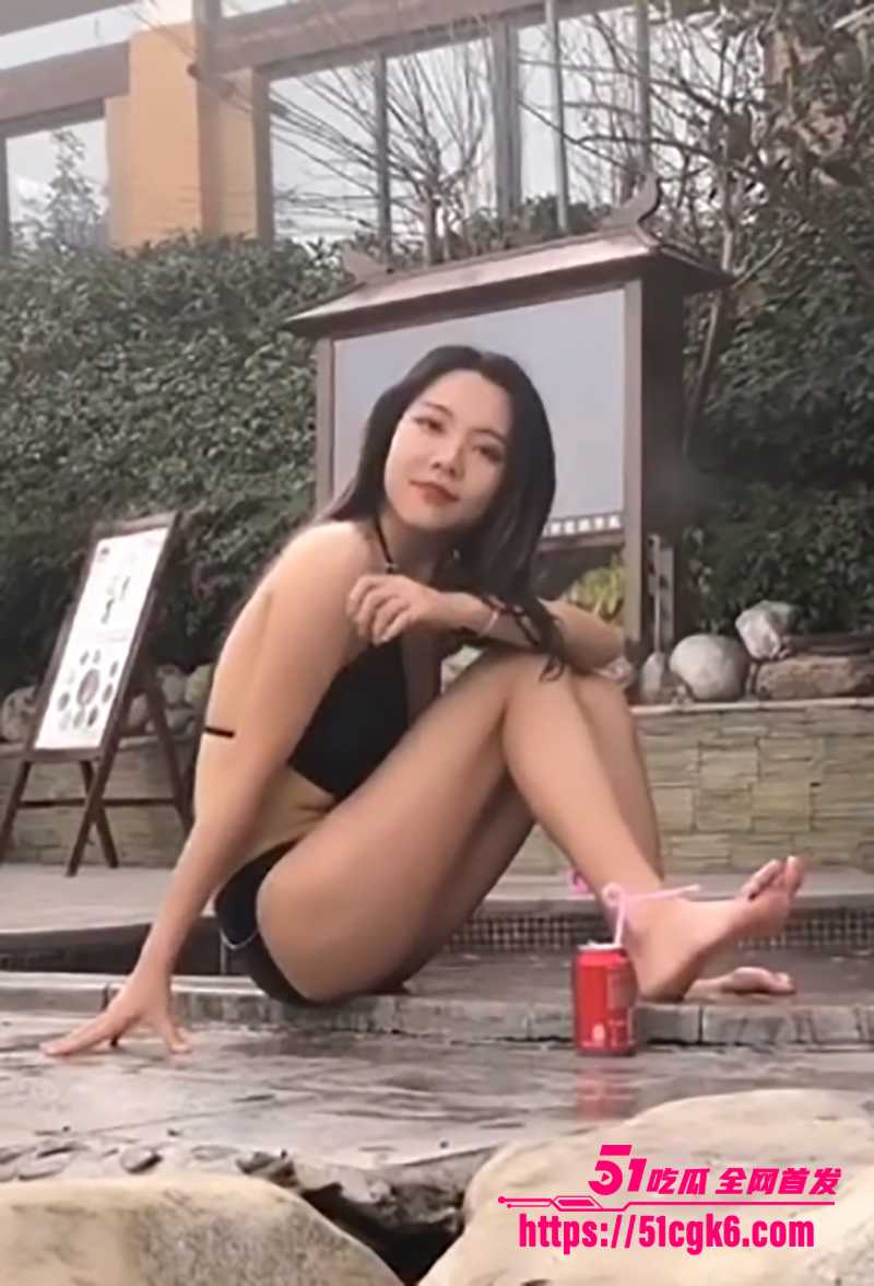 高颜值00后少女 濑濑户外露出视频 4 拷贝