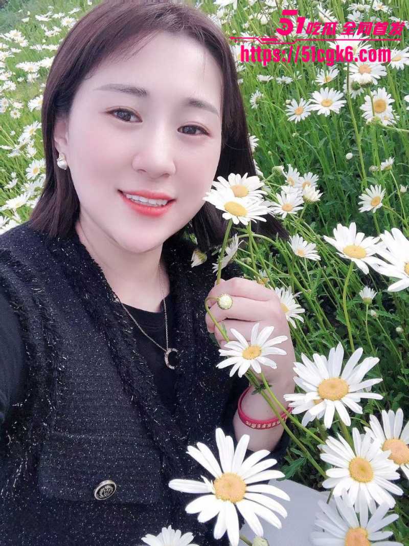 黑龙江宝清县牙医 李聪 性瘾爆棚喜欢被猛男调教 深喉口交三洞开发无套爆操 反差感让人欲罢不能！