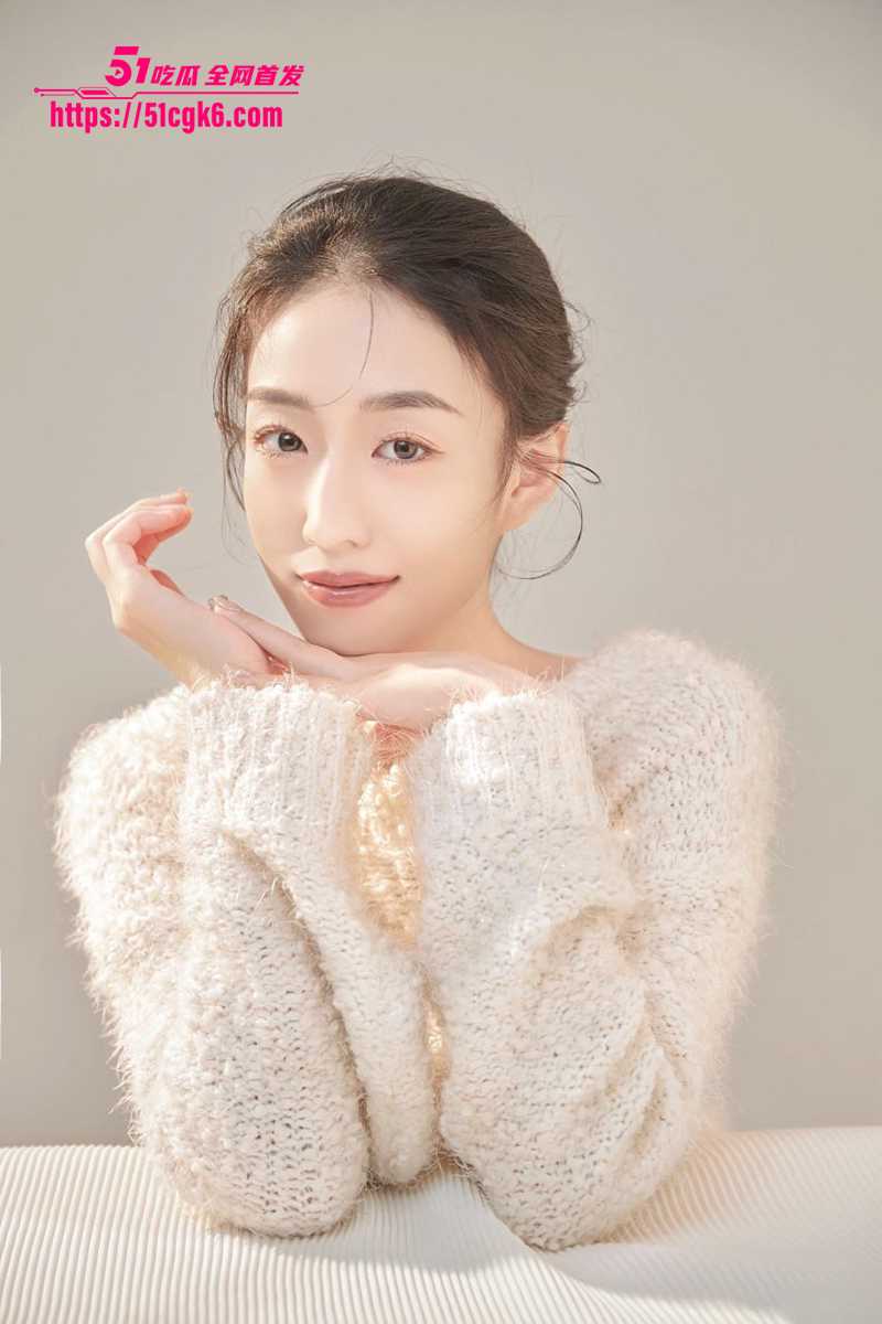 山东某教育机构 00后英语老师 裸贷门事件 超反差自慰喷水 牙刷插逼视频曝光！