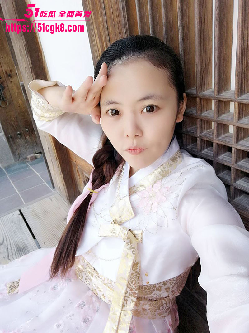 海南极品少妇 董丽华 偷情约炮视频泄露 丰满曲线火辣诱人 高潮尖叫反差撩魂！