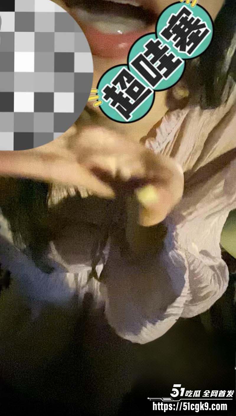 与亲妹妹人行天桥上刺激野战08