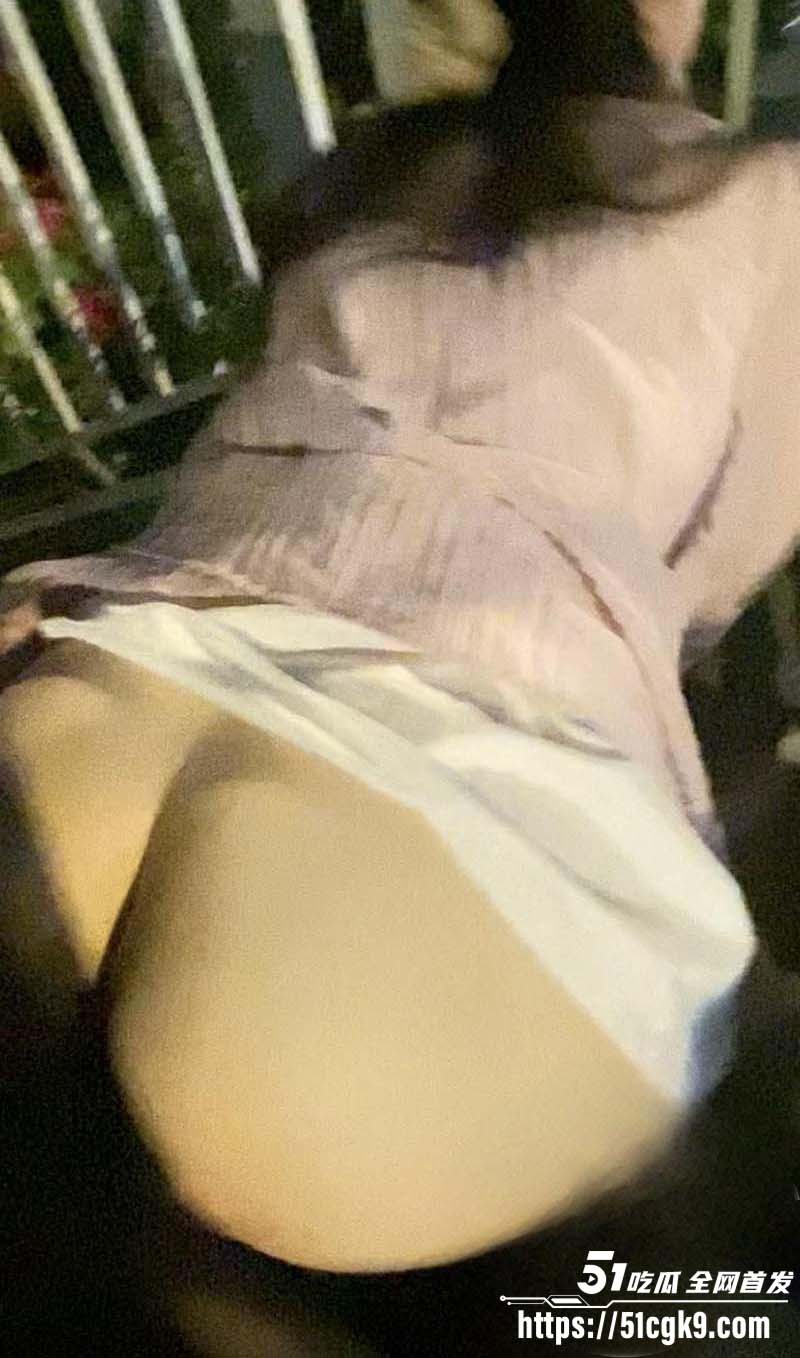 与亲妹妹人行天桥上刺激野战07